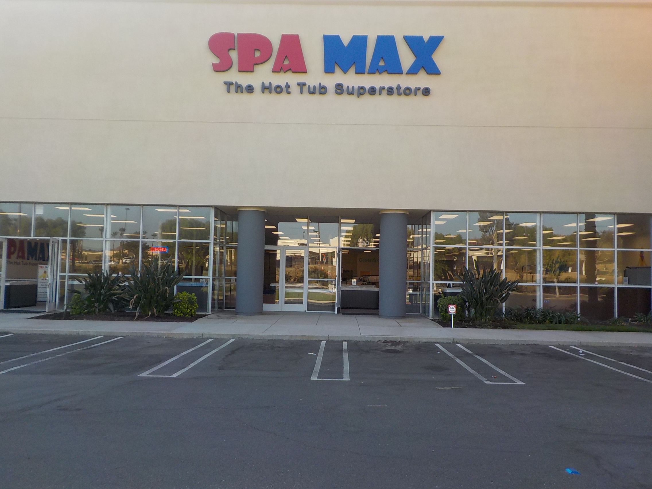 Spa Max Storefront